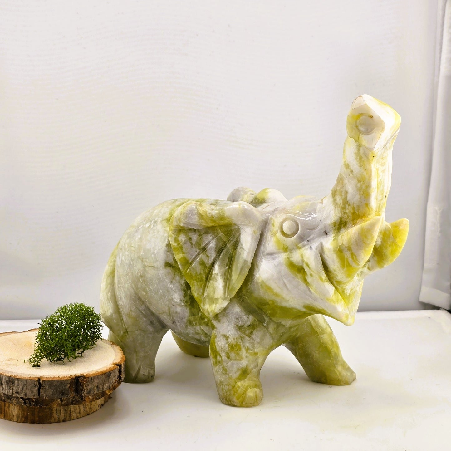 Alluring Crystal ANIMAL Carving- Item AG