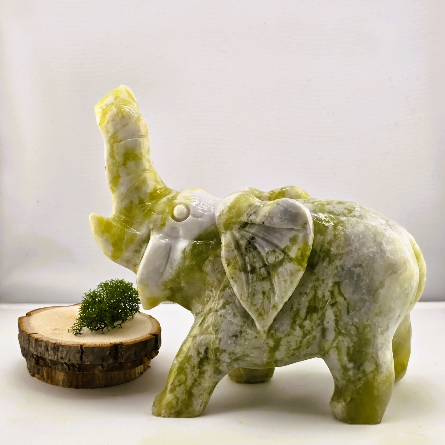 Alluring Crystal ANIMAL Carving- Item AG