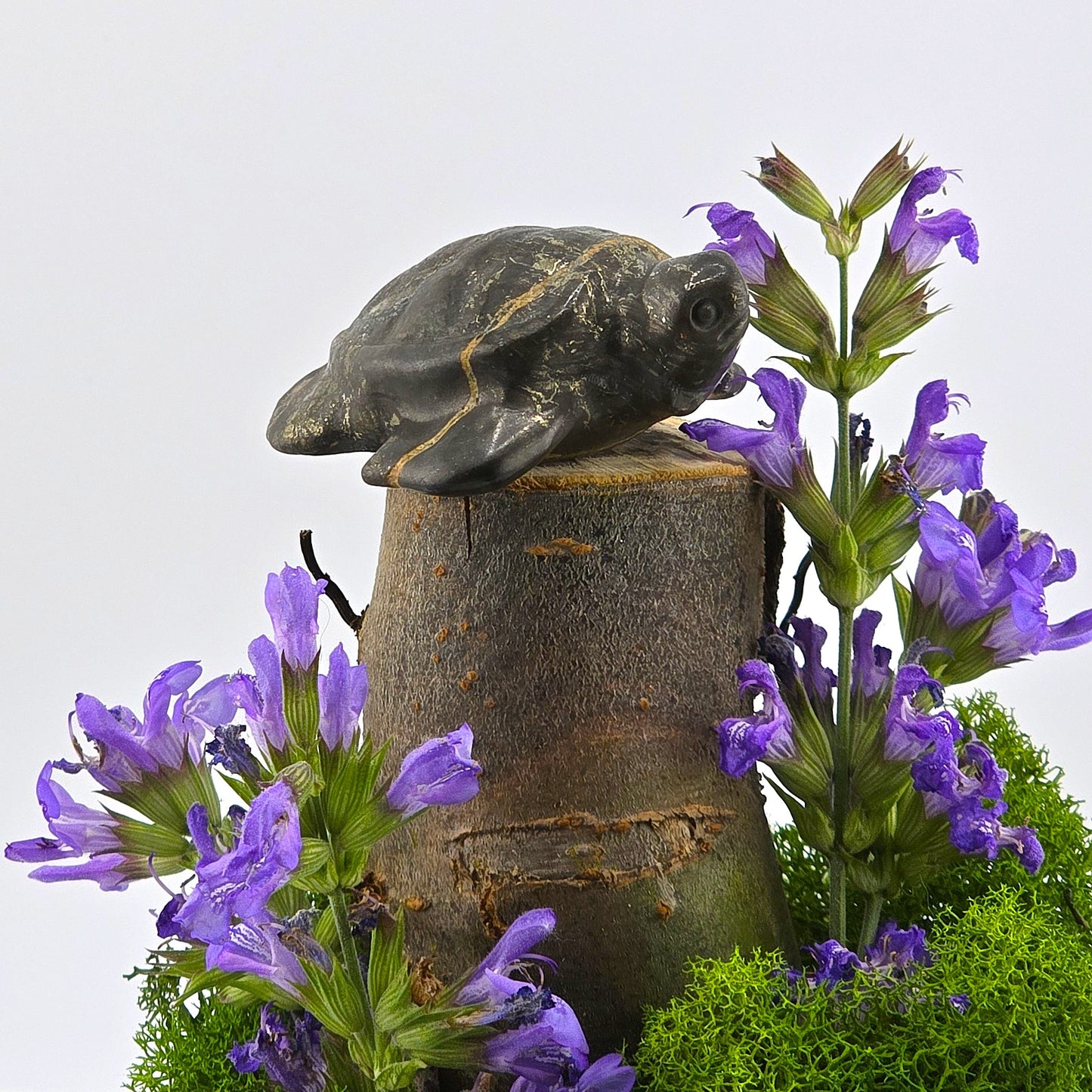 Alluring Crystal ANIMAL Carving- Item AG