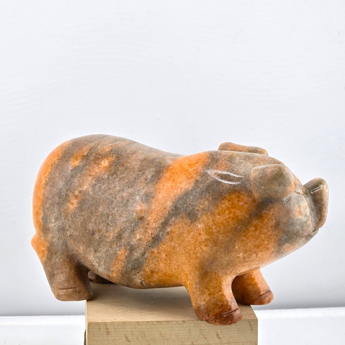 Alluring Crystal ANIMAL Carving- Item AG