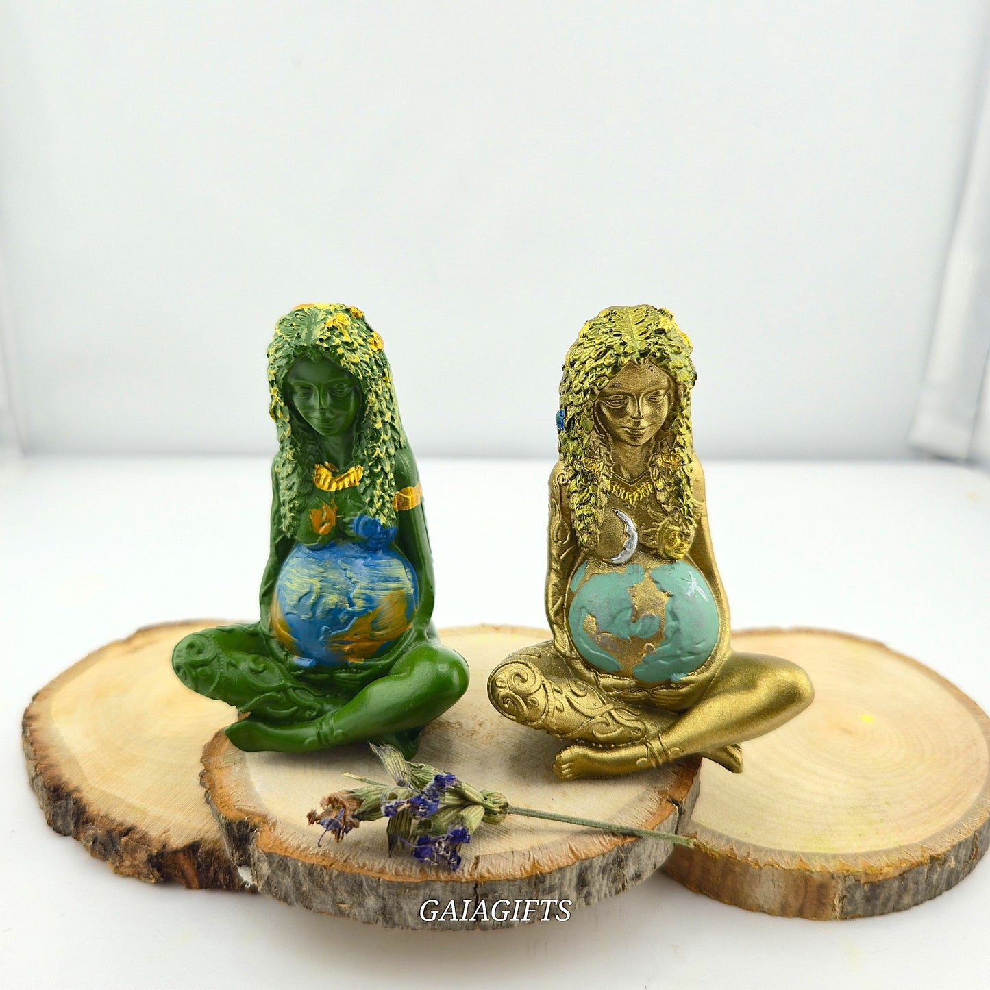 Aligned with Earth – Exclusive Crystal SCULPTURES & THINGS - Item AP