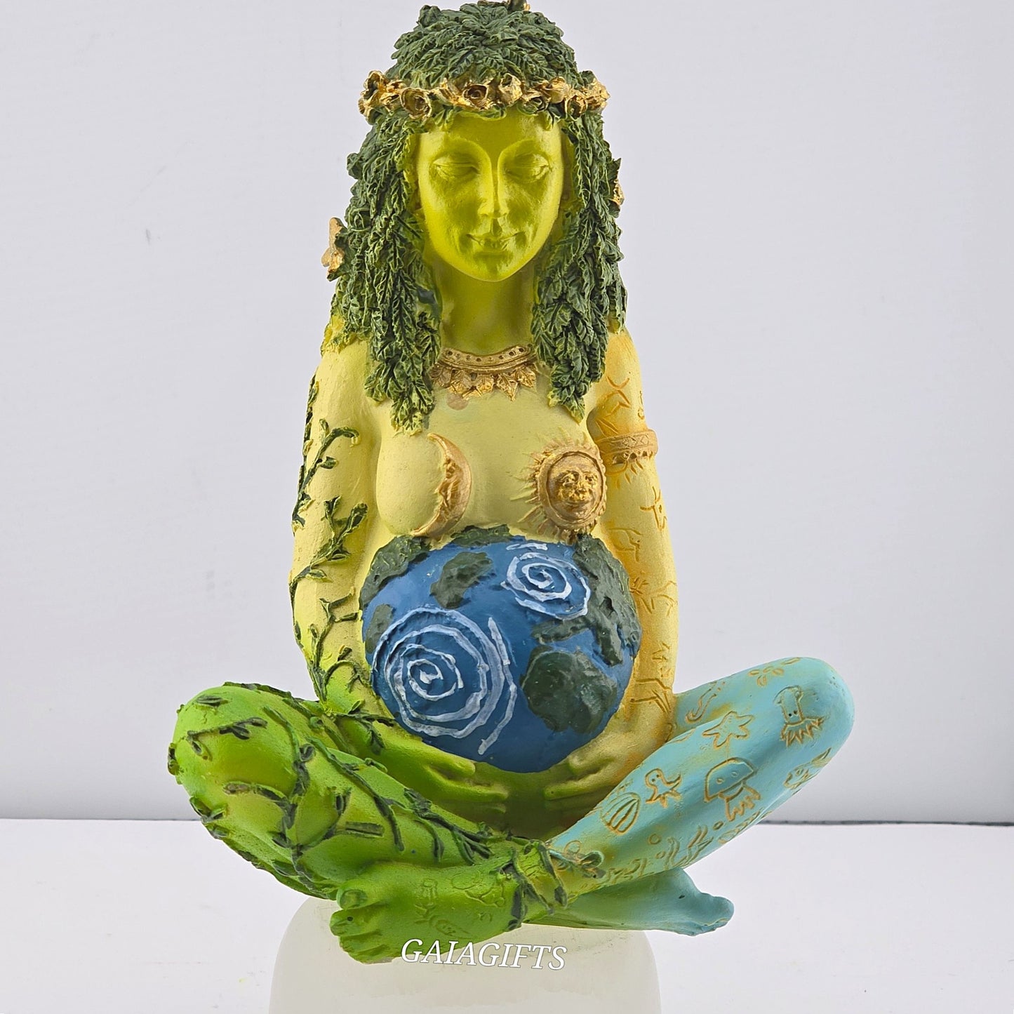 Aligned with Earth – Exclusive Crystal SCULPTURES & THINGS - Item AP