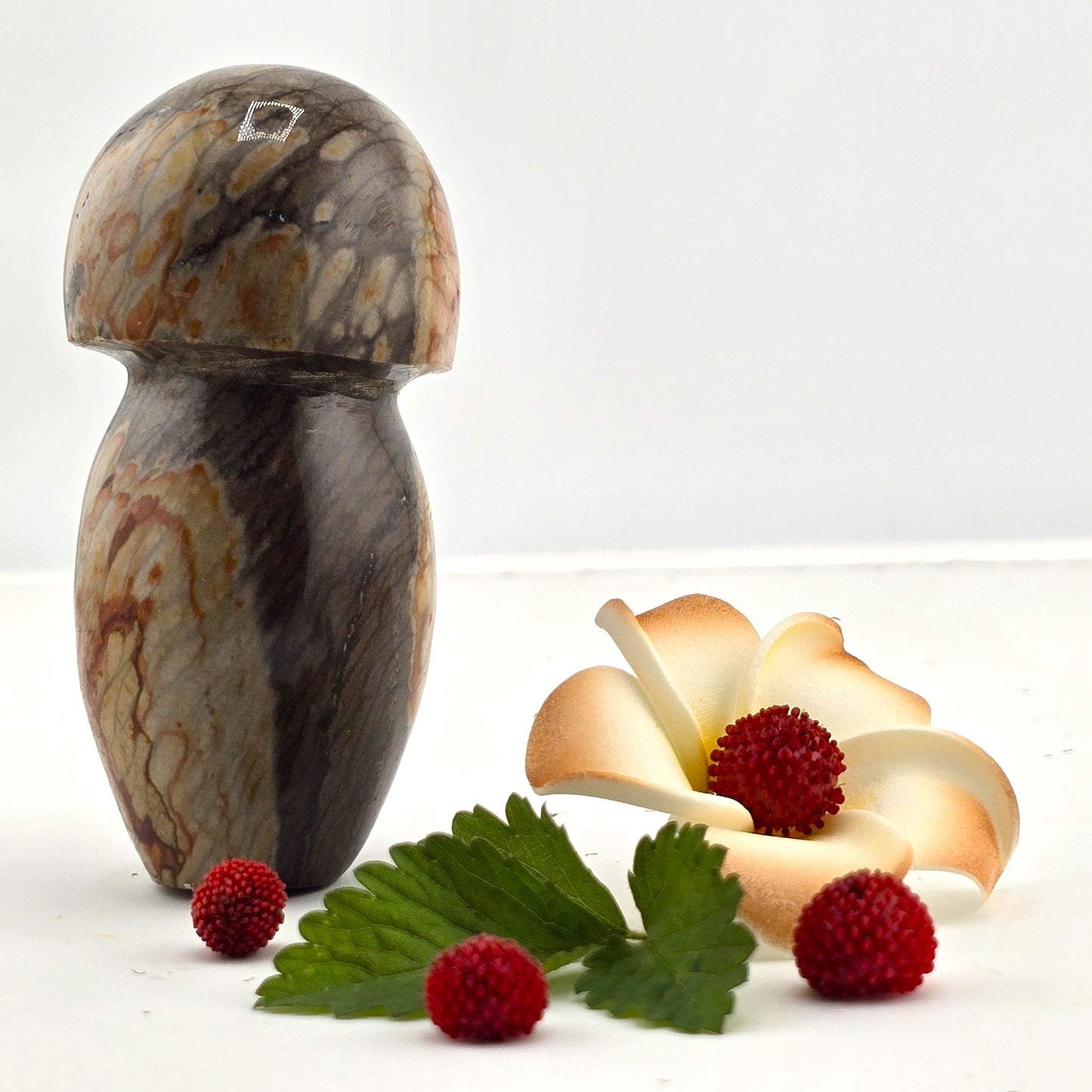 Aligned with Earth – Exclusive Crystal SCULPTURES & THINGS - Item AP