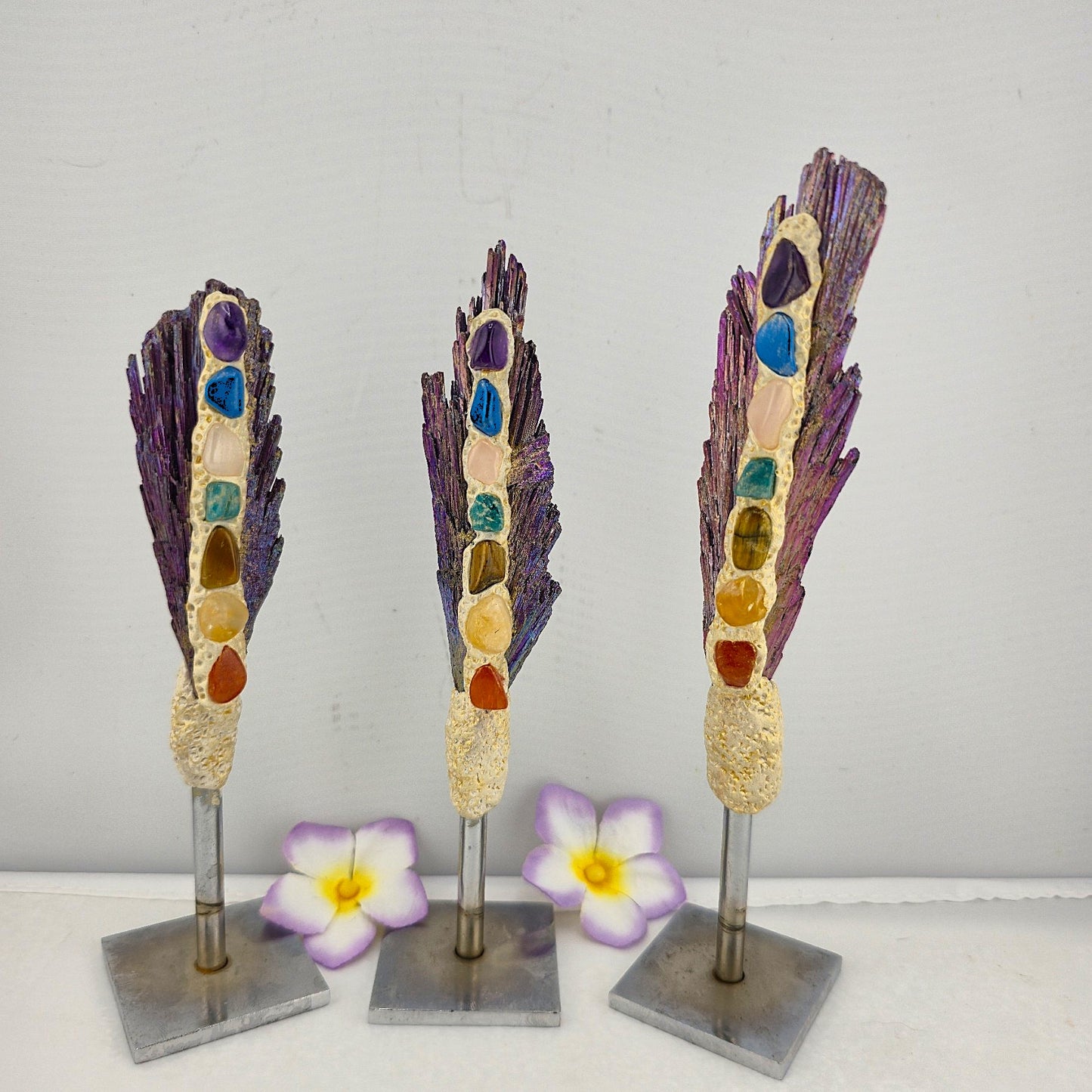 Aligned with Earth – Exclusive Crystal SCULPTURES & THINGS - Item AP