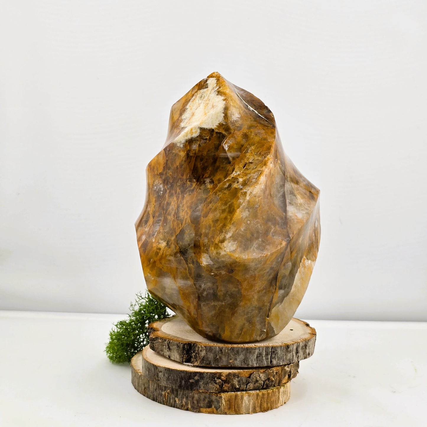 Aligned with Earth – Exclusive Crystal SCULPTURES & THINGS - Item AP