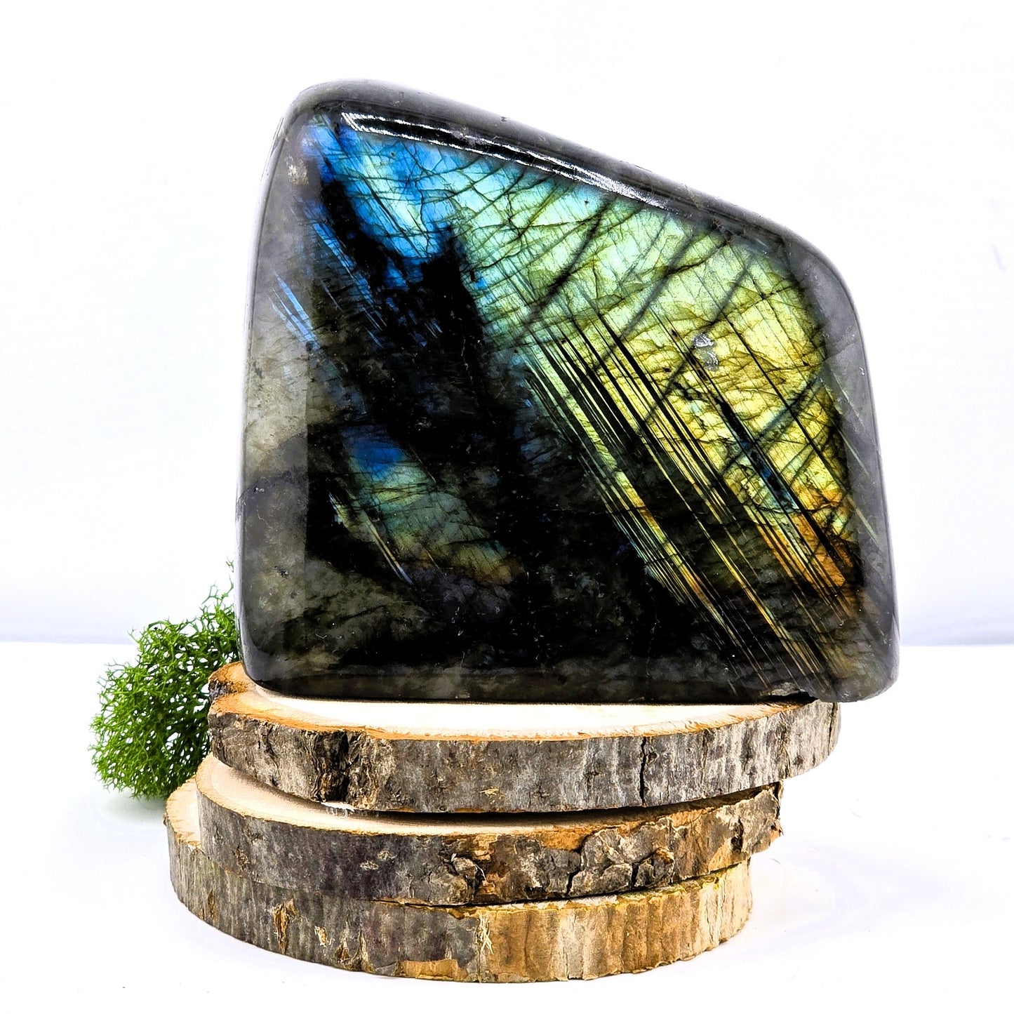Aligned with Earth – Exclusive Crystal SCULPTURES & THINGS - Item AP