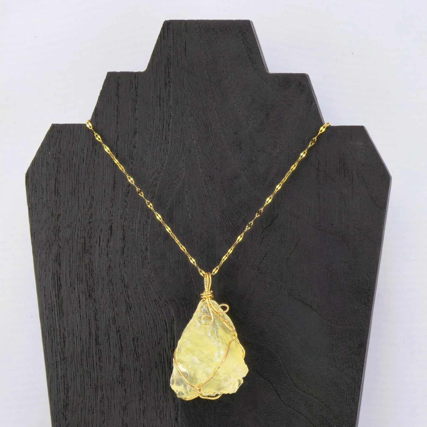 Glimmering PART 3 - Crystal NECKLACE & PENDANT (Silver / Yellow Metal) – Item AZ