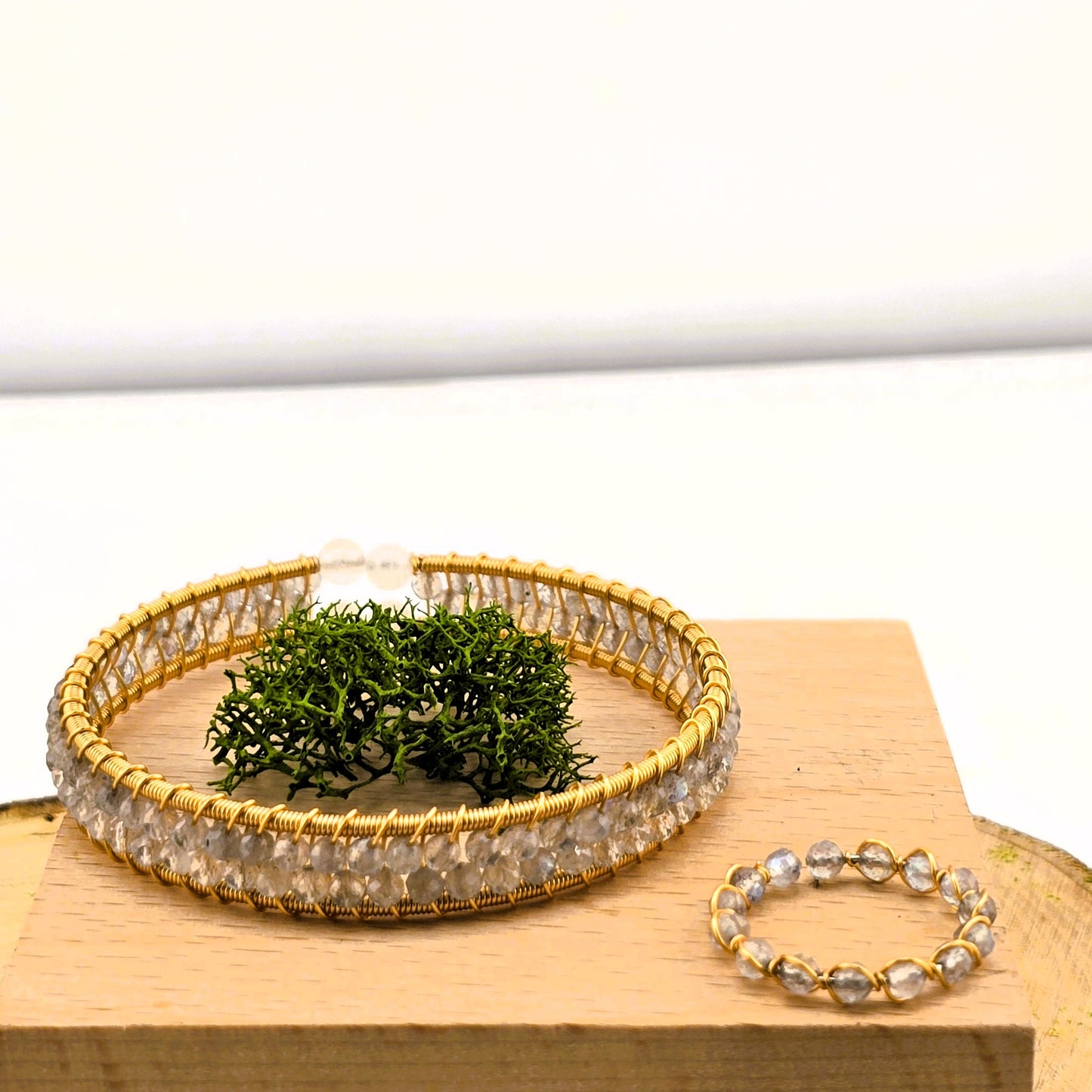 Captivating Metal Yellow & Silver Tone – BRACLETES & RING SET with Crystal Stones – Item BP