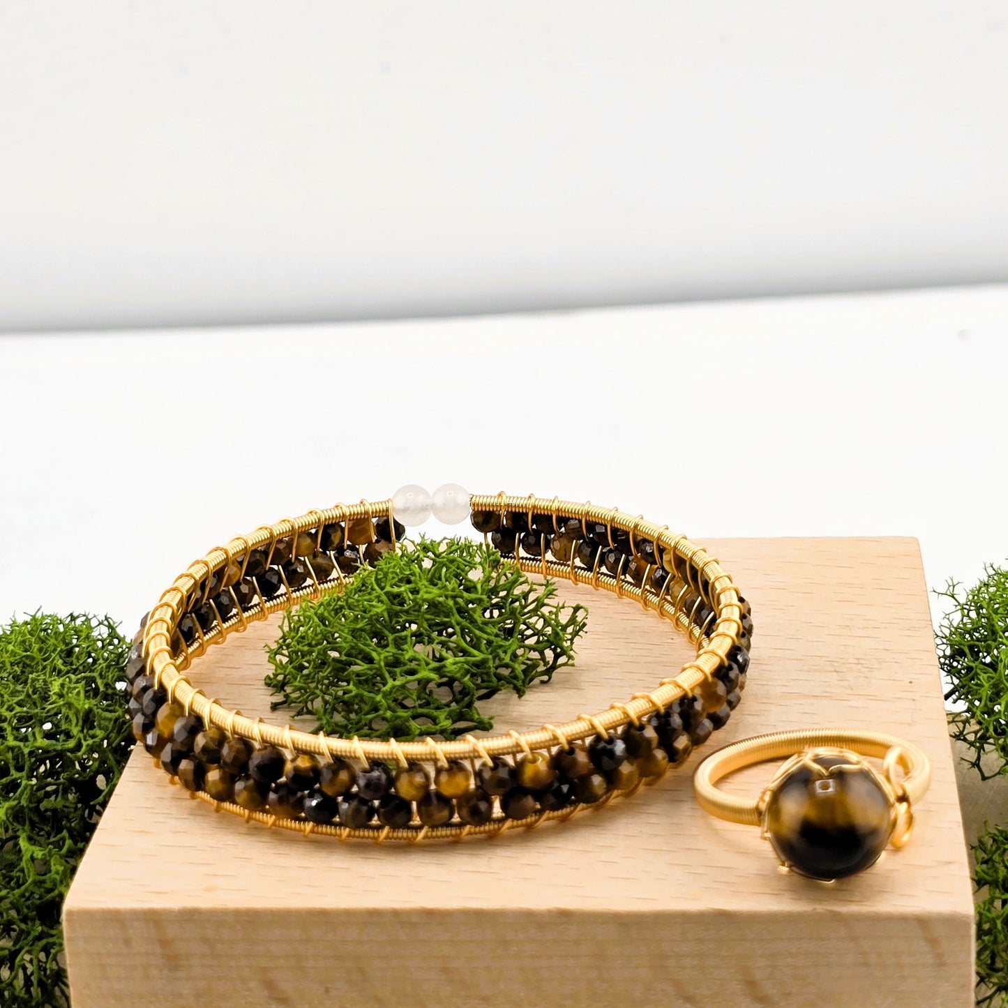 Captivating Metal Yellow & Silver Tone – BRACLETES & RING SET with Crystal Stones – Item BP