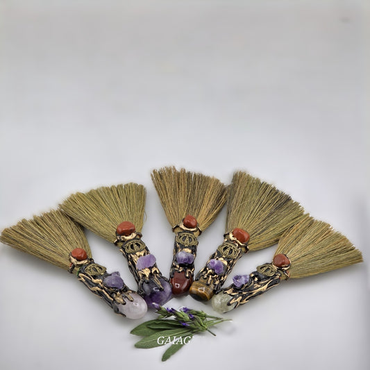 Weepingwood: Part 2 OVAL Shaped CRYSTAL Magic Witch's BROOM- Item S