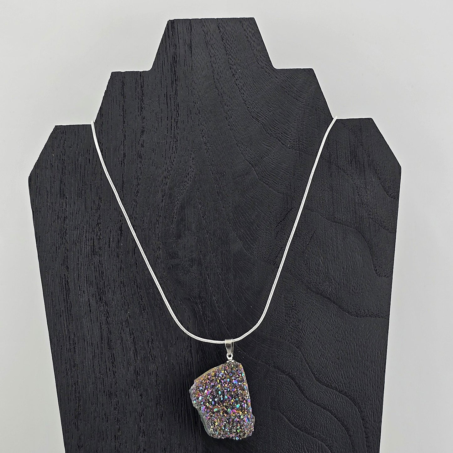 Glimmering PART 3 - Crystal NECKLACE & PENDANT (Silver / Yellow Metal) – Item AZ